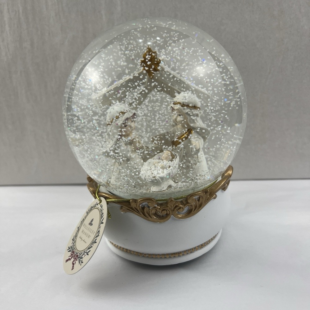Wellesley Manor Nativity Scene Snow Globe Music Working 6 Inch Jesus Holy Family